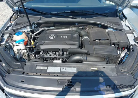 2017 Volkswagen Passat 1.8T R-Line из США, поврежденный, VIN 1VWDT7A31HC069071